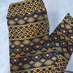 Geometric Patterned Leggings